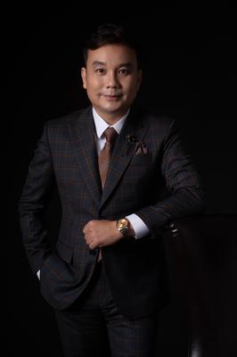 Bộ ảnh doanh nhân chụp cho ông Huỳnh Hiền Hiếu - CEO của Gold Bear Trading & Manufacturing V.M Co., Ltd